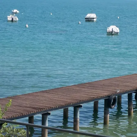 Gardazzurro شقة فندقية