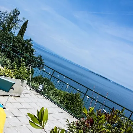 Aparthotel Gardazzurro 3*