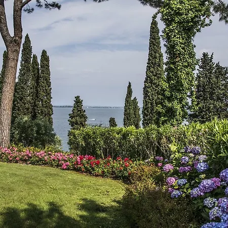 Gardazzurro 3* بادينغي سول غاردا