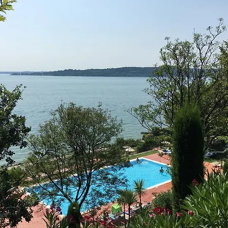 Aparthotel Gardazzurro 3*